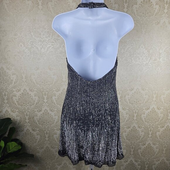 Elegant Black and Silver Backless Dress - Picture 8 of 14